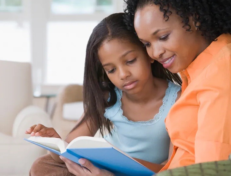 School.3Rs.How_to_improve_reading_skills_in_children_with_ADHD_or_LD.Article.983.girl_mom_reading.ts_77832675-1.jpg copy